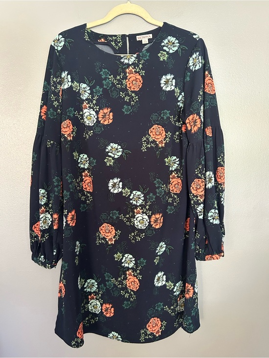 Merona Dresses & Skirts - Merona Navy Floral Long Sleeve Back Keyhole Shift Dress Women’s Large